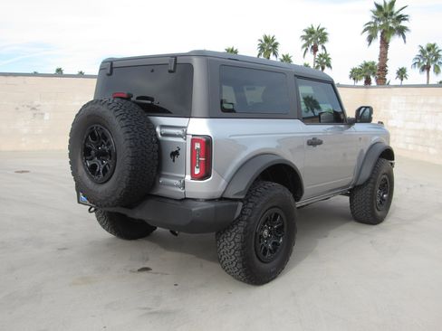 Used 2023 Ford Bronco Wildtrak image 5