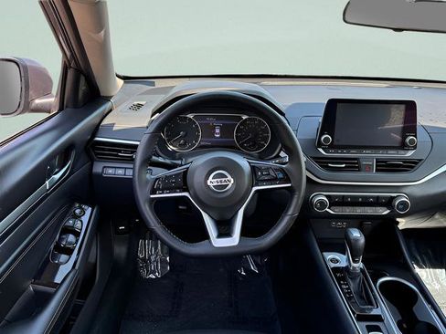 Used 2021 Nissan Altima 2.5 SV w/ SV Premium Package AWD/4WD image 6