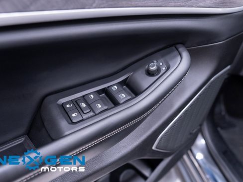 Used 2022 Jeep Grand Cherokee Limited image 21