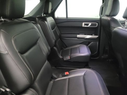 Used 2023 Ford Explorer XLT w/ Equipment Group 202A AWD/4WD image 19