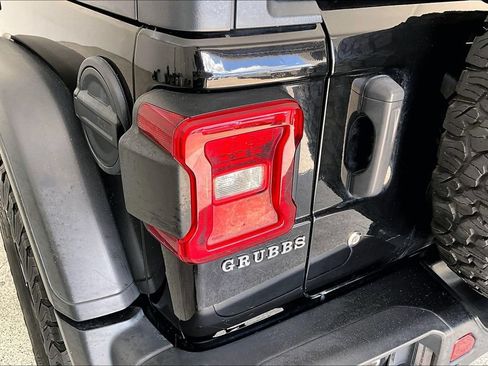 Used 2018 Jeep Wrangler Unlimited Rubicon AWD/4WD image 37