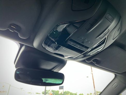 Used 2017 Maserati Levante image 49