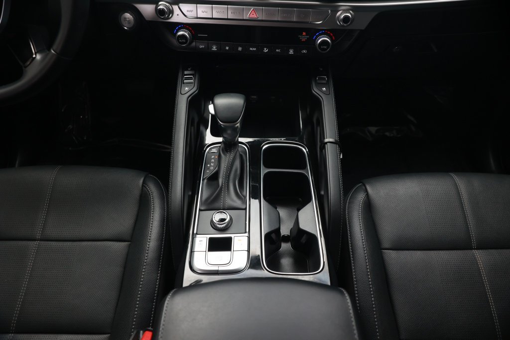 Used 2025 Kia Telluride EX w/ EX Captain's Chair Package FWD image 33