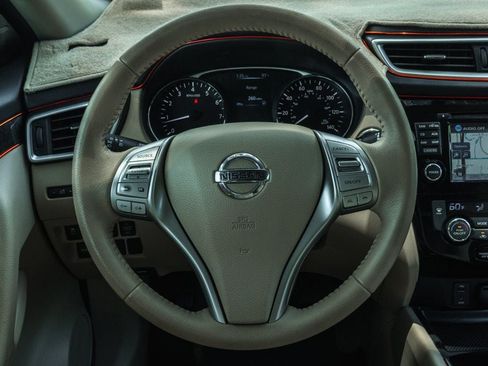 Used 2015 Nissan Rogue SL w/ SL Premium Package FWD image 17