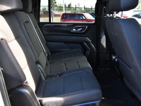 Used 2023 GMC Yukon XL SLE image 49