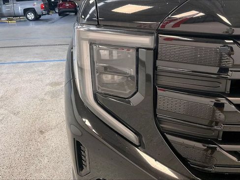 Used 2023 GMC Sierra 1500 Elevation AWD/4WD image 30