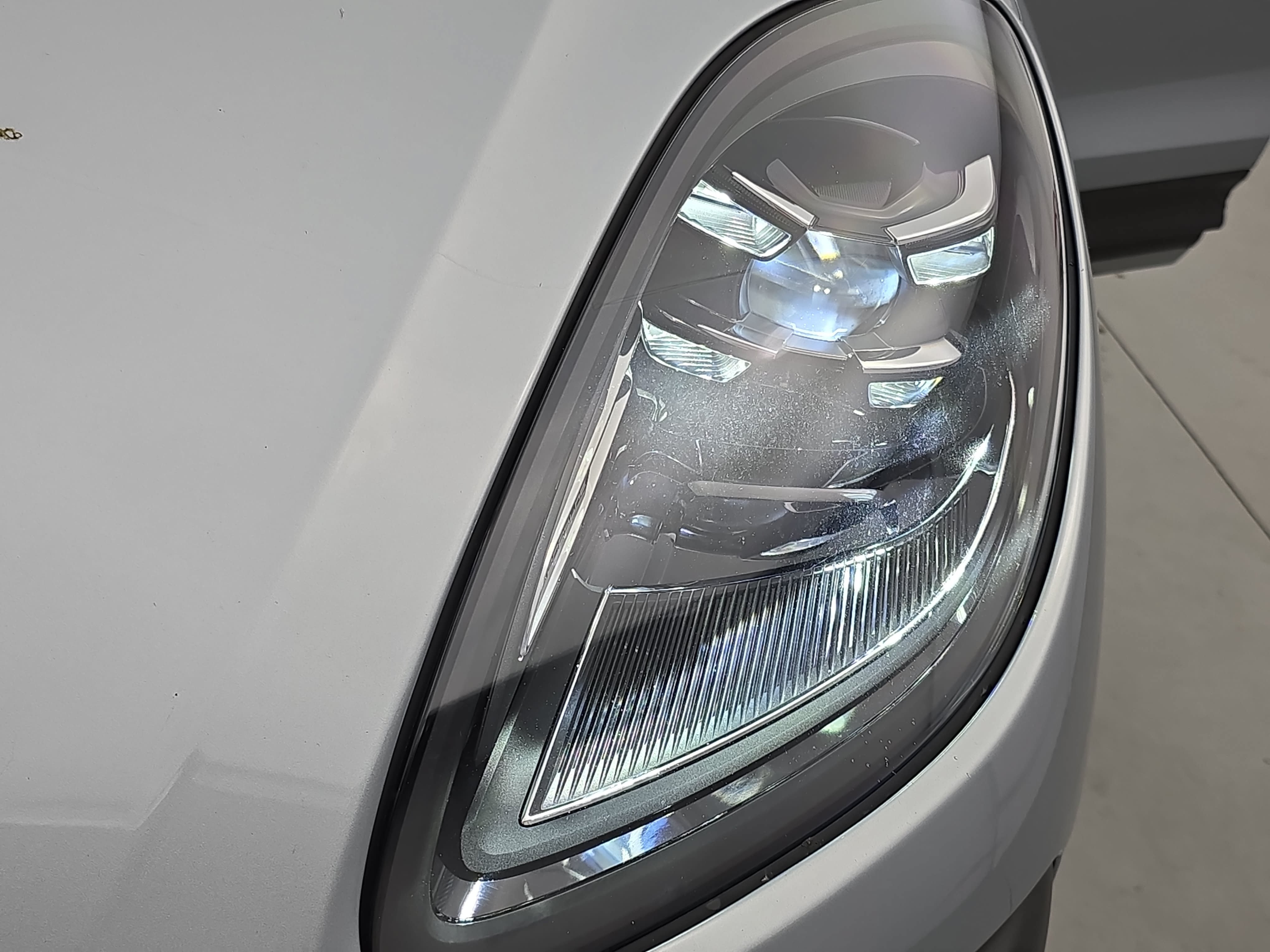 Certified 2024 Porsche Macan S AWD/4WD image 34