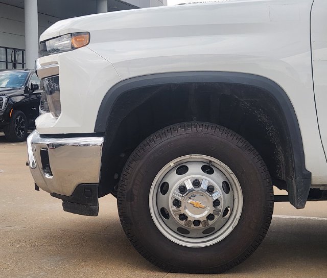 Used 2025 Chevrolet Silverado 3500 LT w/ Safety Package AWD/4WD image 8