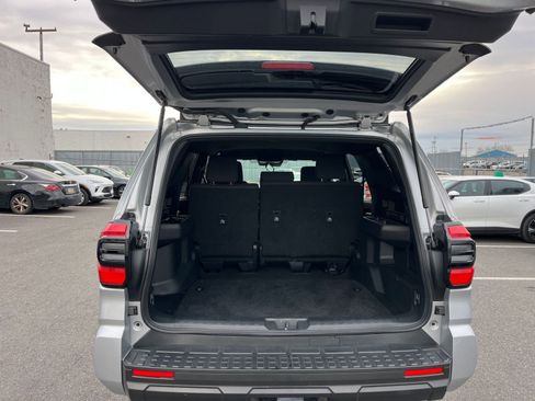 Used 2025 Toyota 4Runner SR5 image 31