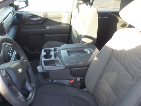 Used 2020 Chevrolet Silverado 2500 Custom w/ Custom Value Package image 14