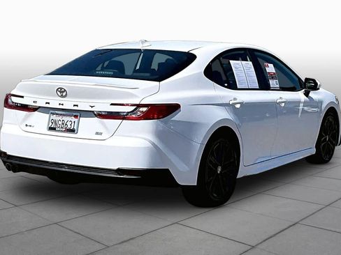 Used 2025 Toyota Camry SE FWD image 12