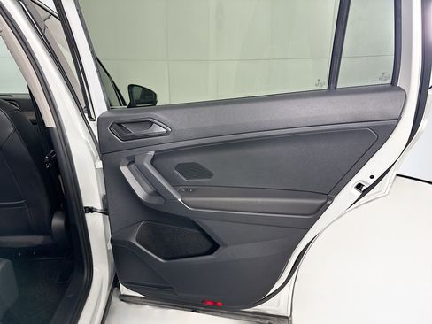 Used 2018 Volkswagen Tiguan SE FWD image 29
