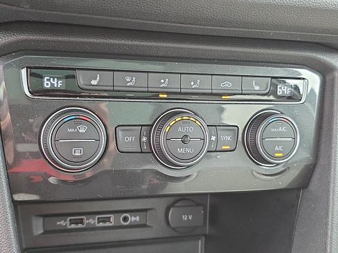Used 2019 Volkswagen Tiguan SE w/ Panoramic Sunroof Package FWD image 24