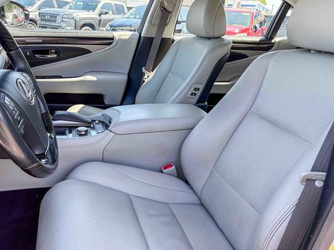 Used 2015 Lexus LS 460 L w/ Ultra Luxury Package image 17