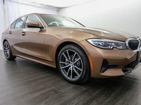 Used 2019 BMW 330i xDrive Sedan w/ Premium Package AWD/4WD image 28