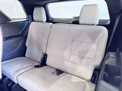 Certified 2023 Chevrolet Traverse Premier AWD/4WD image 11