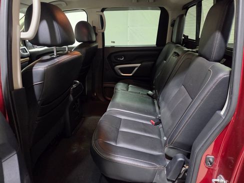 Used 2017 Nissan Titan SL AWD/4WD image 15