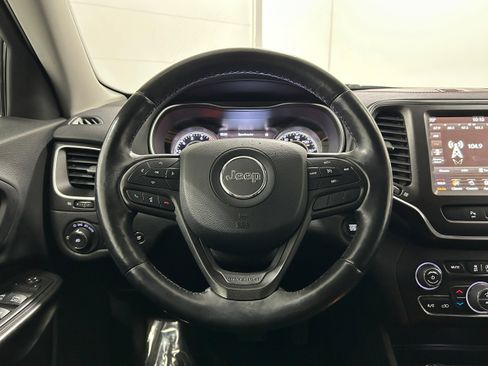 Used 2019 Jeep Cherokee Trailhawk w/ Comfort/Convenience Group image 15