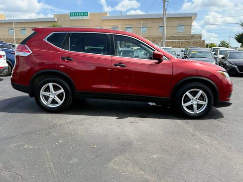 Used 2016 Nissan Rogue S FWD image 2