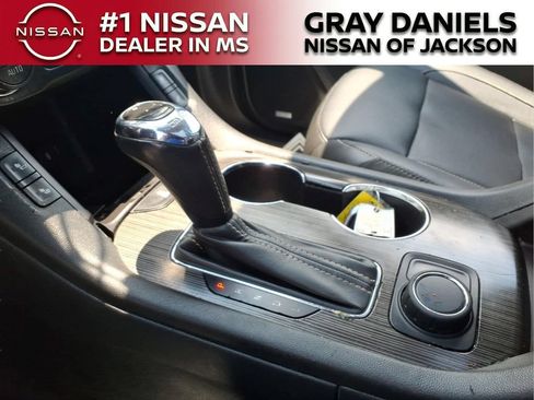 Used 2018 GMC Acadia SLT FWD image 19