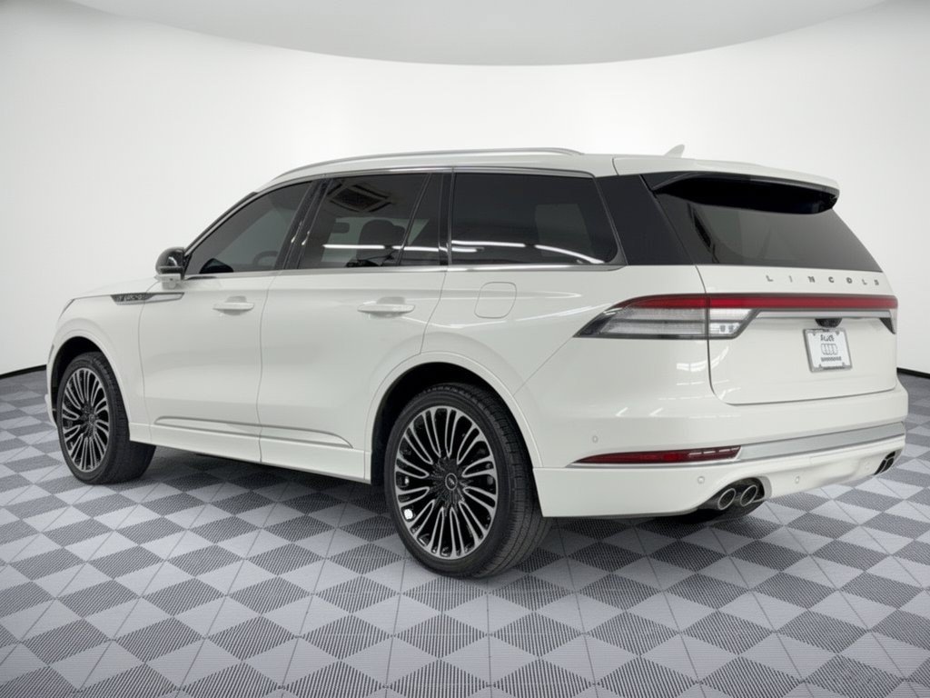 Used 2023 Lincoln Aviator Black Label w/ Class IV Trailer Tow Package AWD/4WD image 3
