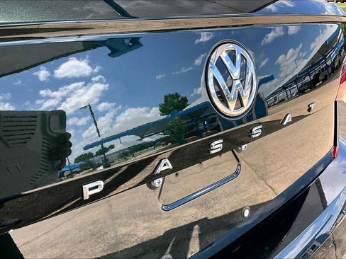 Used 2022 Volkswagen Passat 2.0T FWD image 31
