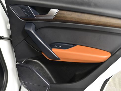 Certified 2025 Audi Q5 e Premium image 21