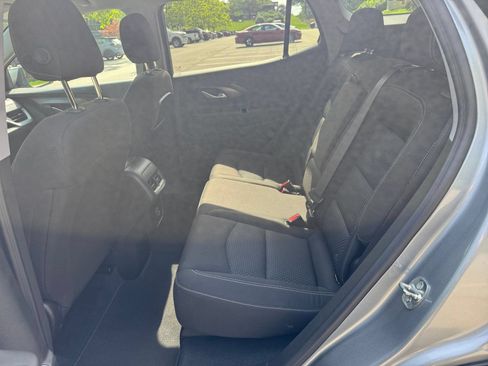 Used 2024 GMC Terrain SLE FWD image 24