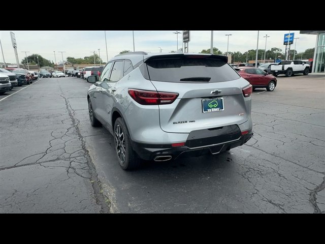 Certified 2025 Chevrolet Blazer RS w/ Driver Confidence II Package AWD/4WD image 7