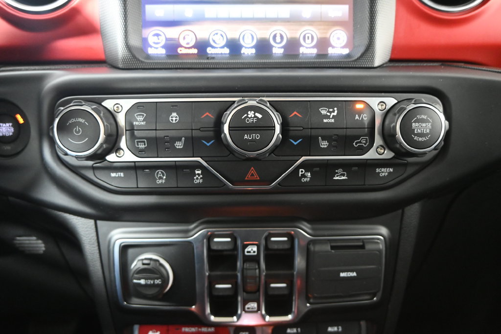 Used 2023 Jeep Wrangler Unlimited Rubicon w/ LED Lighting Group AWD/4WD image 31
