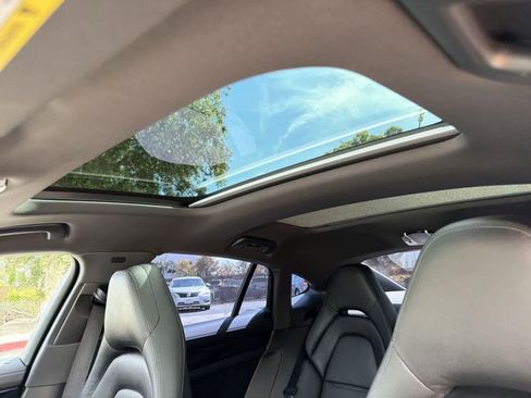 Used 2021 Porsche Panamera 4 image 10