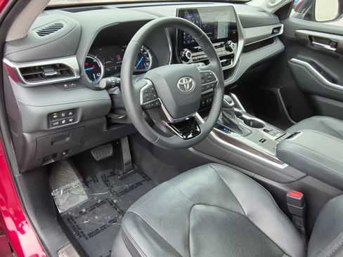 Used 2021 Toyota Highlander Platinum image 13