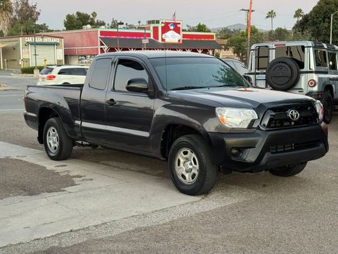 Used 2015 Toyota Tacoma 2WD Access Cab image 2