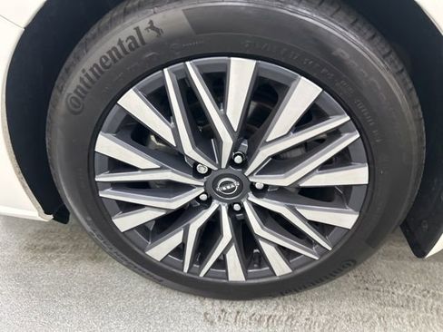 Used 2023 Nissan Altima 2.5 SV FWD image 24