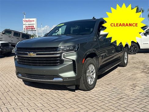 Used 2023 Chevrolet Suburban LT image 3