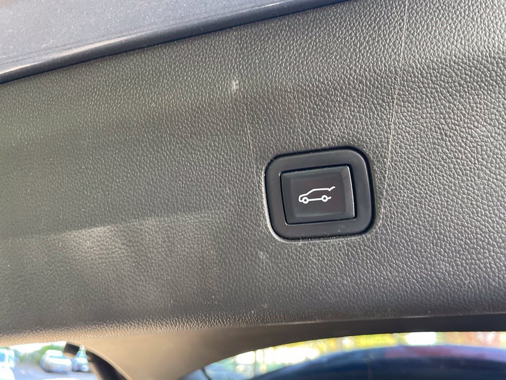 Used 2021 Buick Enclave Avenir w/ Avenir Technology Package AWD/4WD image 24