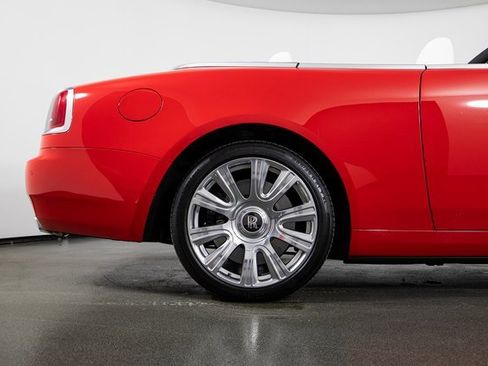 Used 2017 Rolls-Royce Dawn image 10