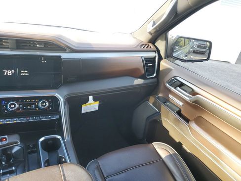 Used 2024 GMC Sierra 1500 Denali w/ Denali Reserve Package AWD/4WD image 15