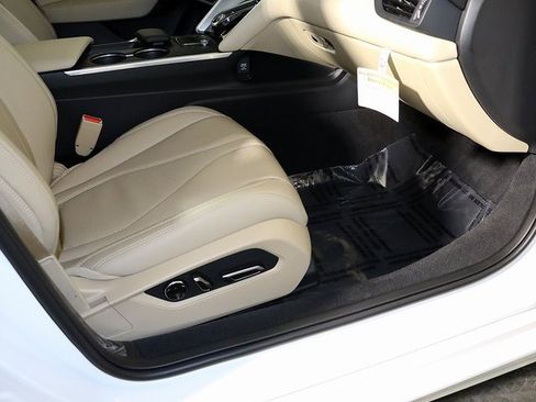 Used 2025 Acura TLX w/ Technology Package image 33