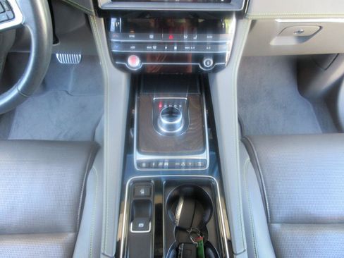 Used 2019 Jaguar F-PACE R-Sport AWD/4WD image 49