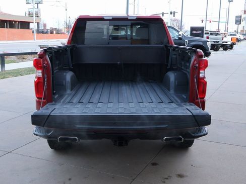 Used 2021 Chevrolet Silverado 1500 LT Trail Boss w/ Convenience Package II image 32