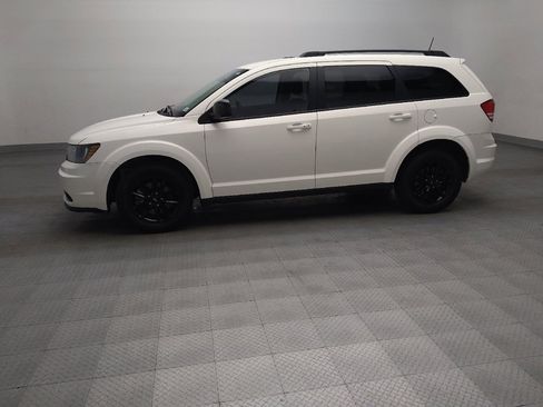 Used 2020 Dodge Journey SE w/ SE Popular Equipment Group FWD image 2
