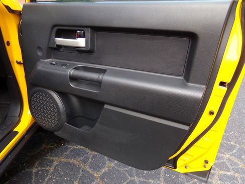 Used 2007 Toyota FJ Cruiser 4WD image 32