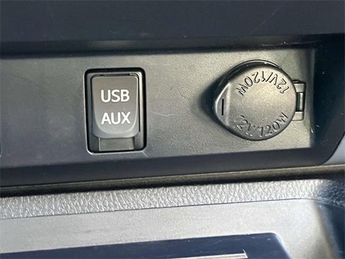 Used 2017 Toyota Tundra SR5 w/ SR5 Upgrade Package image 27