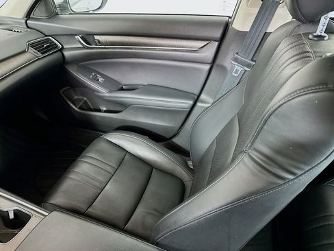 Used 2018 Honda Accord Touring image 25