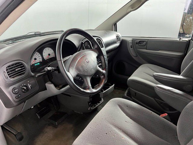 Used 2005 Dodge Grand Caravan SXT FWD image 7