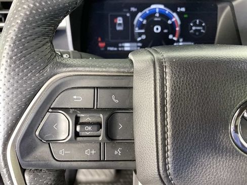 Used 2025 Toyota Tundra Limited AWD/4WD image 15