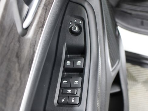 Used 2024 Jeep Grand Cherokee Limited w/ Luxury Tech Group II image 7