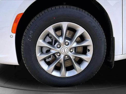 New 2026 Chrysler Pacifica Select AWD/4WD image 12