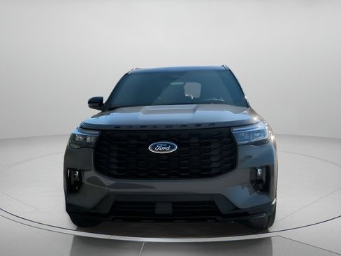 New 2026 Ford Explorer ST-Line w/ ST-Line Street Pack image 8